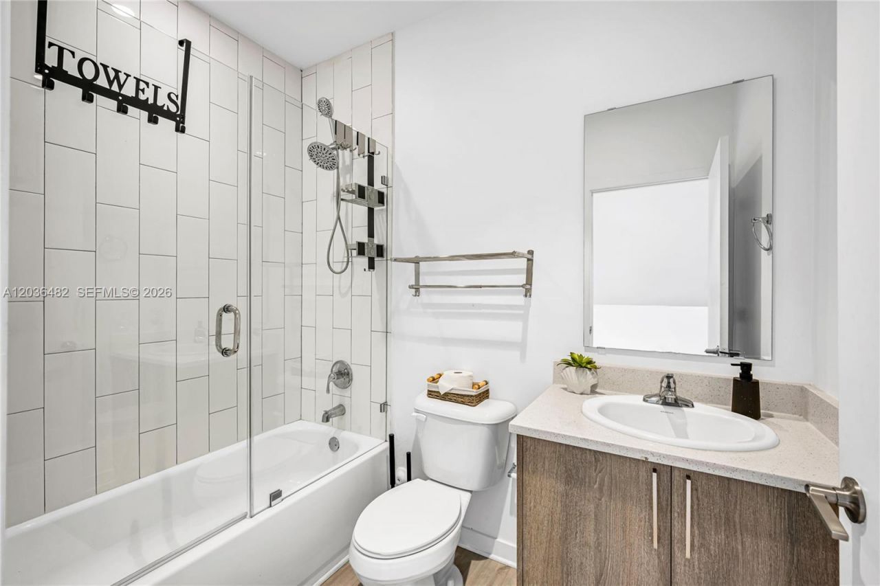 170 NW 158th St , Unit 2, Miami, FL 33169 Photo