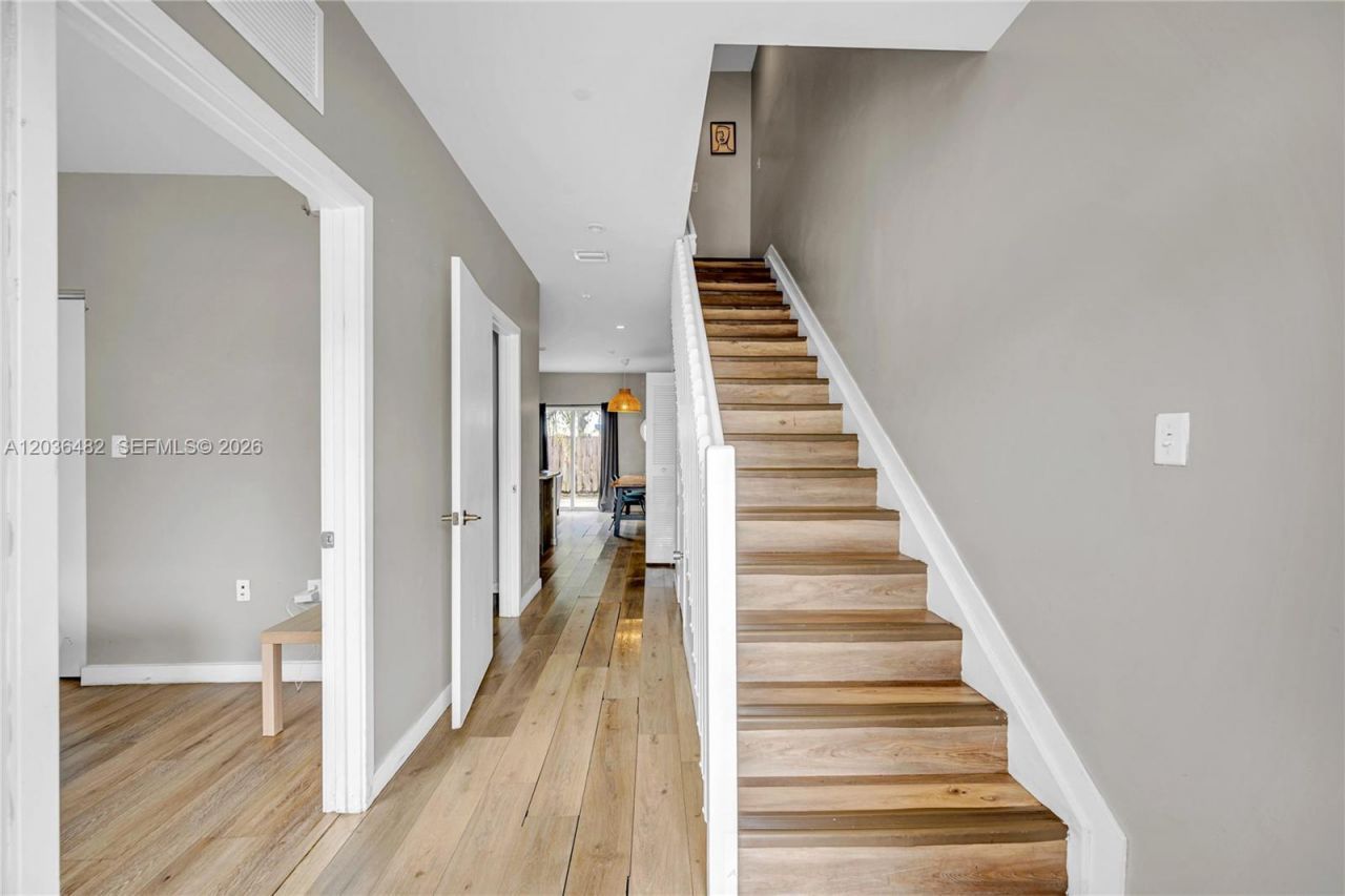 170 NW 158th St , Unit 2, Miami, FL 33169 Photo