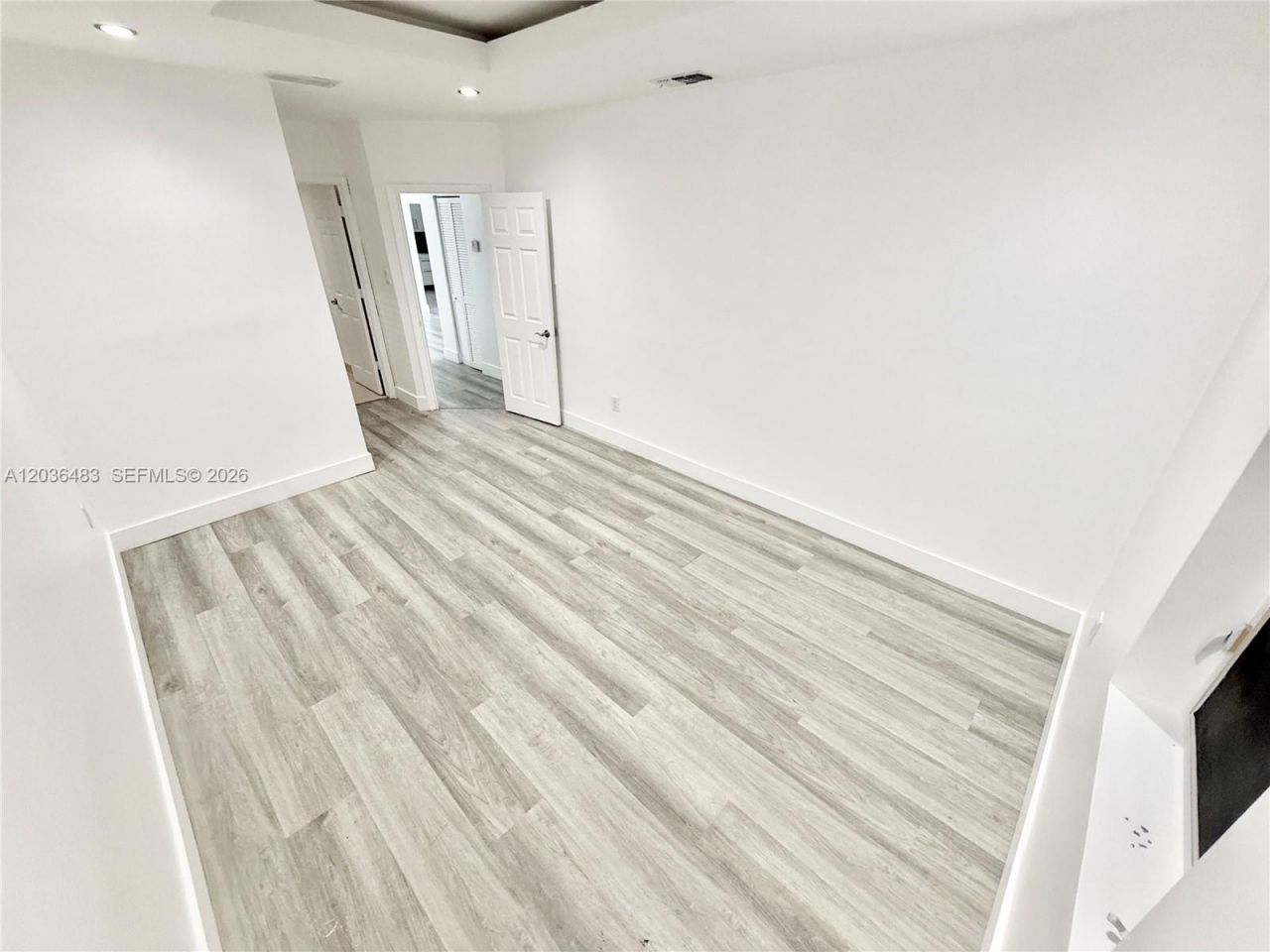 1272 NE 145th St , Miami, FL 33161 Photo