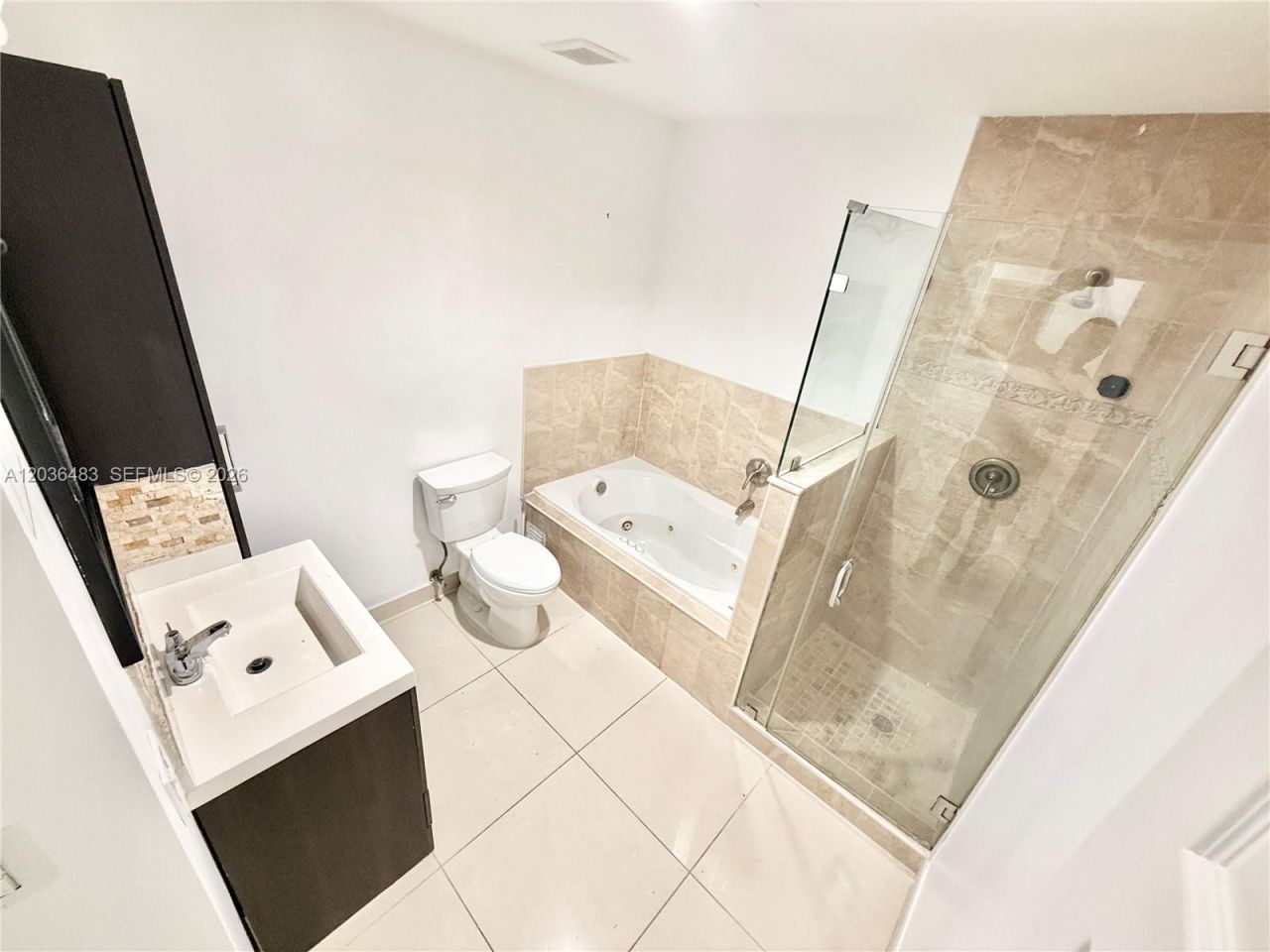 1272 NE 145th St , Miami, FL 33161 Photo