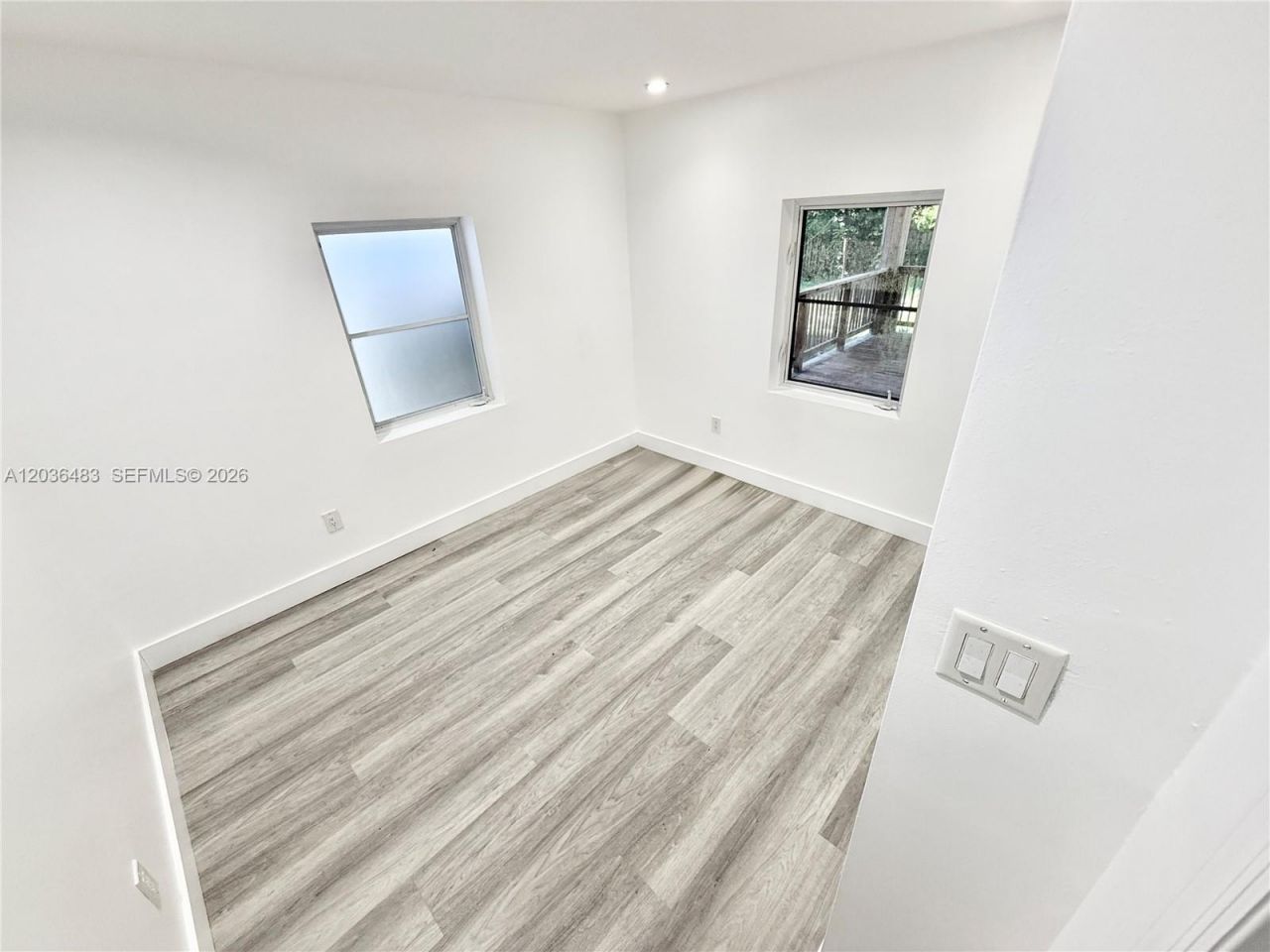 1272 NE 145th St , Miami, FL 33161 Photo