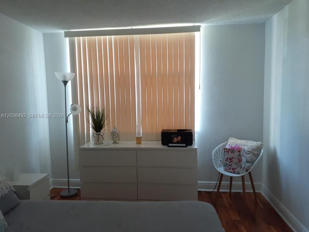 486 NW 165th St Rd, Unit B-103, Miami, FL 33169 Photo