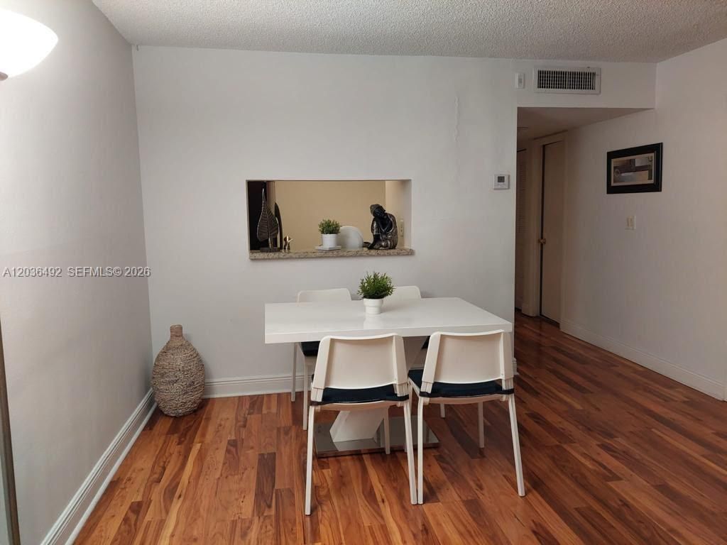 486 NW 165th St Rd, Unit B-103, Miami, FL 33169 Photo