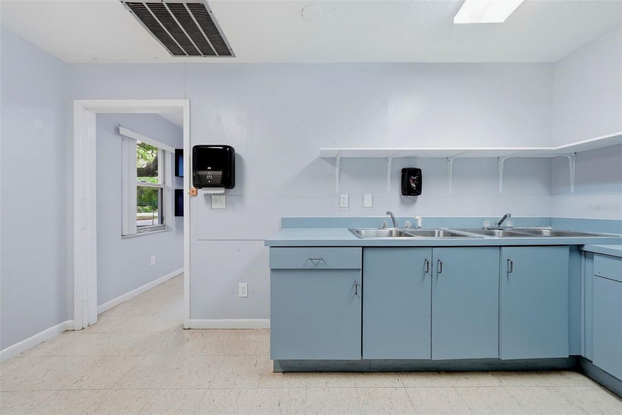 2886 Whitney Road, Clearwater, FL 33760 Photo