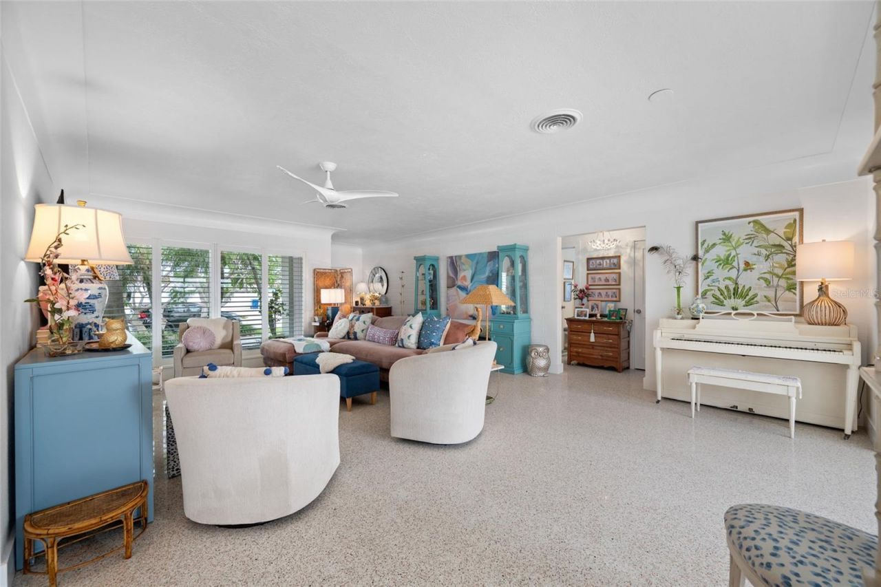 560 79th Street S, Saint Petersburg, FL 33707 Photo