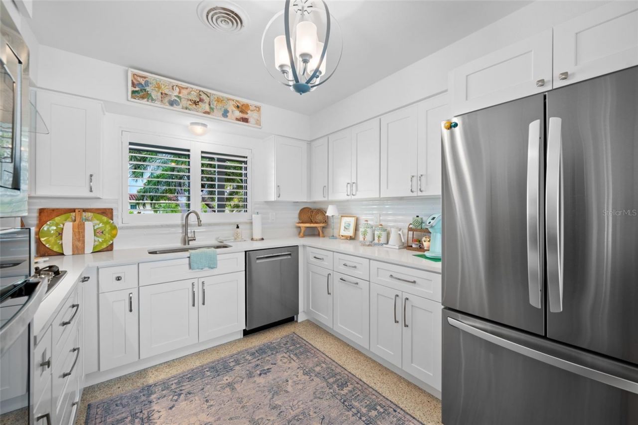 560 79th Street S, Saint Petersburg, FL 33707 Photo