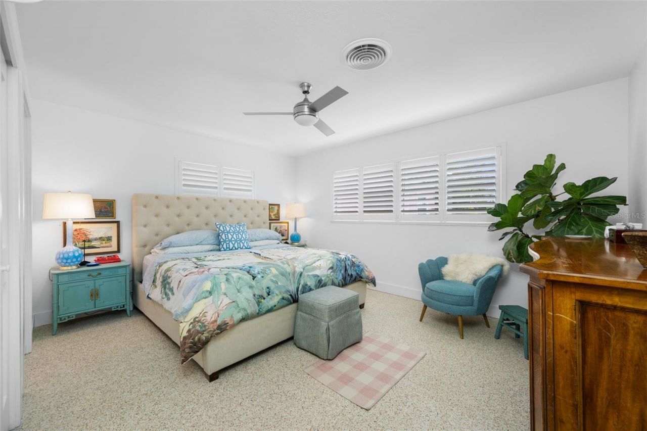 560 79th Street S, Saint Petersburg, FL 33707 Photo