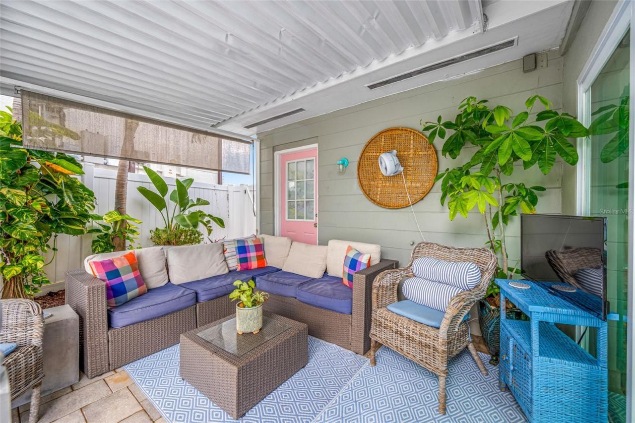 560 79th Street S, Saint Petersburg, FL 33707 Photo