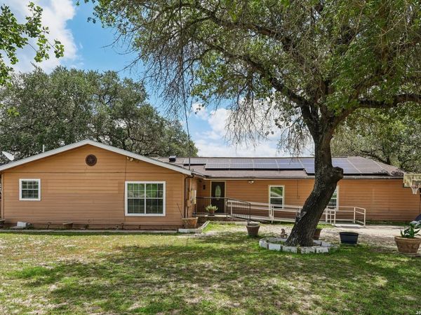 1281 County Road 6723, Natalia, TX 78059