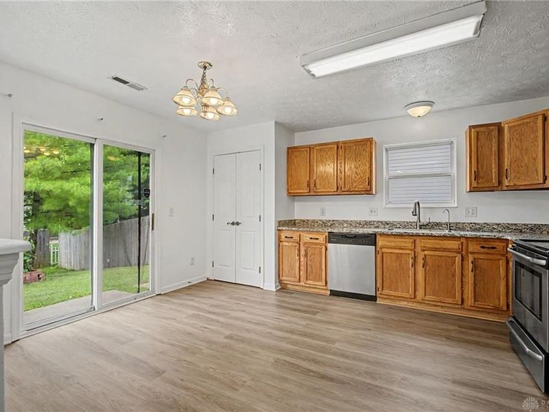 1562 Farrington Drive, Kettering, OH 45420 Photo 16