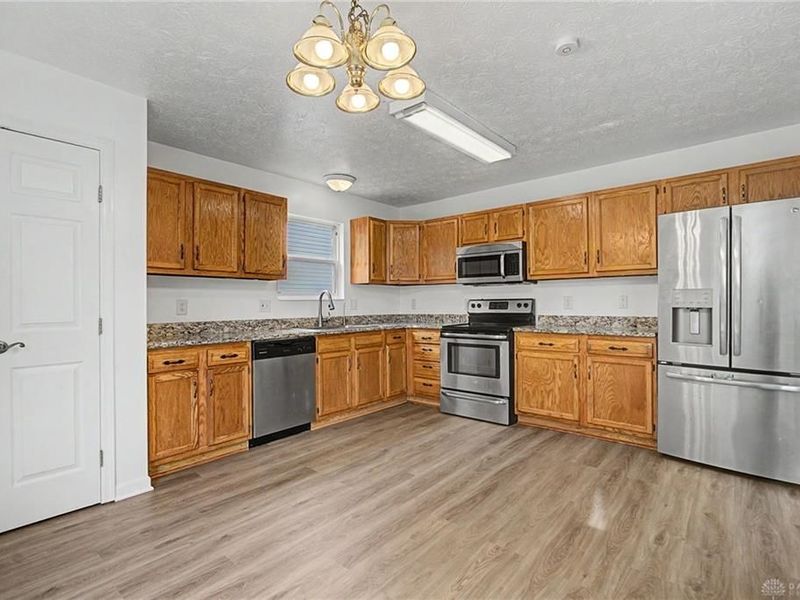 1562 Farrington Drive, Kettering, OH 45420 Photo 18