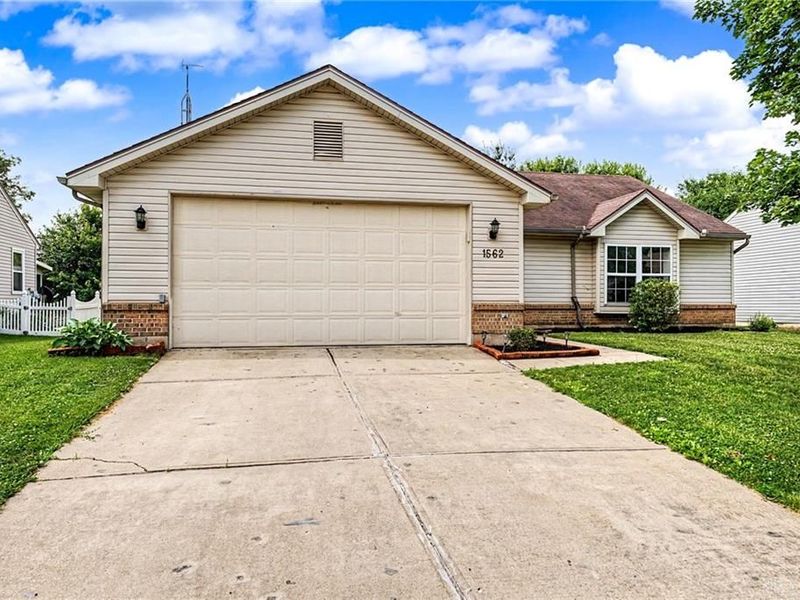 1562 Farrington Drive, Kettering, OH 45420 Photo 2