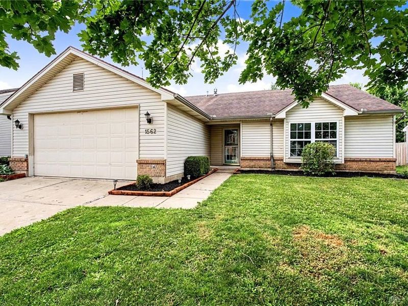 1562 Farrington Drive, Kettering, OH 45420 Photo 3