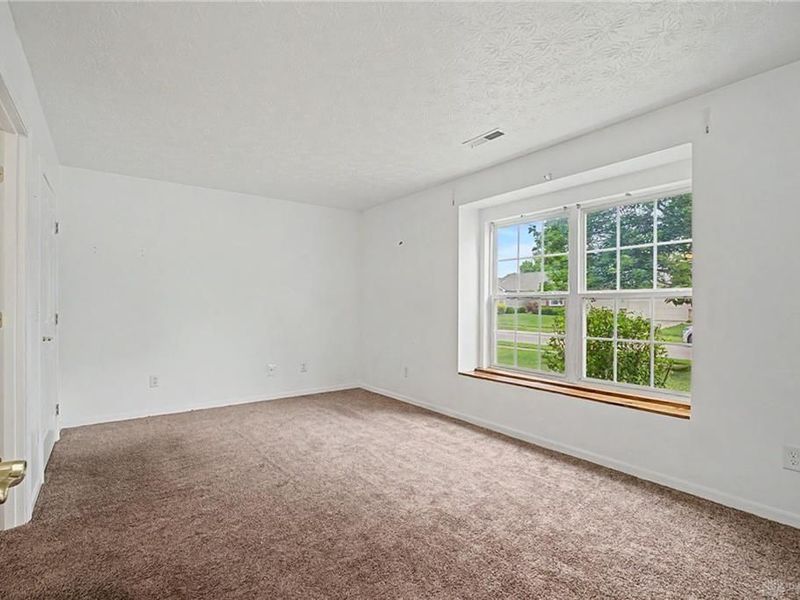 1562 Farrington Drive, Kettering, OH 45420 Photo 8