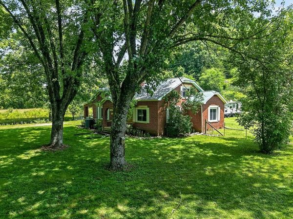 747 Hunting Creek Rd , Whitleyville, TN 38588