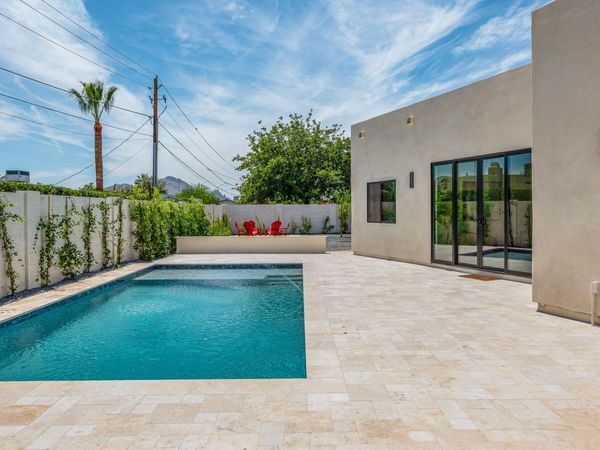 8331 E MALCOMB Drive, Scottsdale, AZ 85250