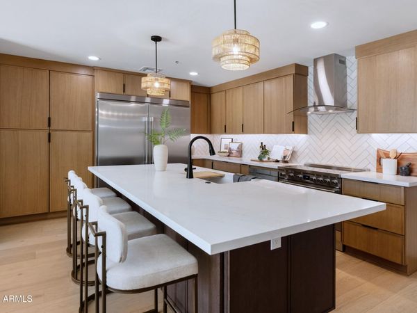 8331 E MALCOMB Drive, Scottsdale, AZ 85250