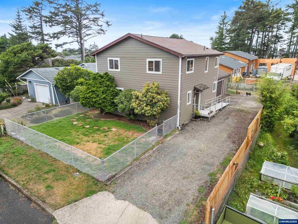 192 NW 58th St, Newport, OR 97365