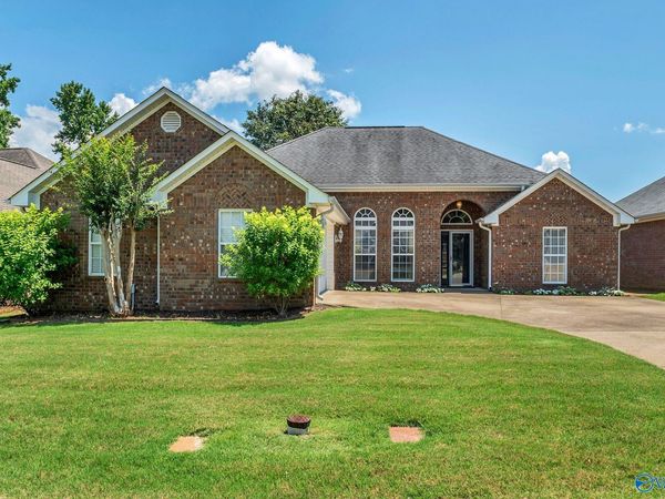 309 Dunolly Lane, Florence, AL 35633