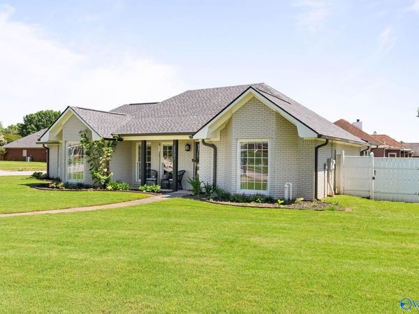 2301 Villaret Drive SW, Huntsville, AL 35803
