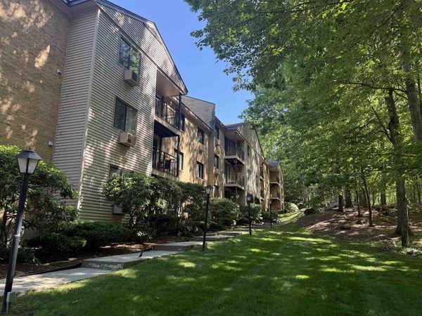 19 Country Club Drive, Unit 32, Manchester, NH 03102
