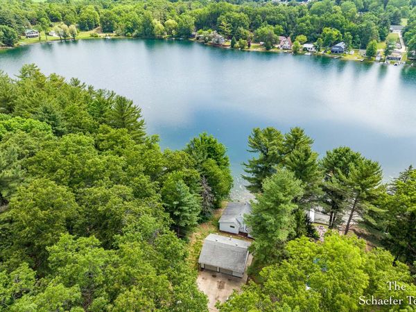 10870 Simpson W, Greenville, MI 48838