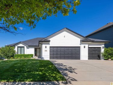 7501 N 155 Terrace, Bennington, NE 68007