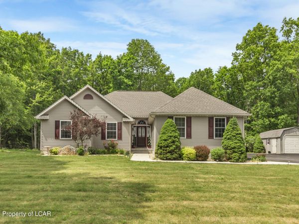 40 Hemlock Drive, Sheppton, PA 18248