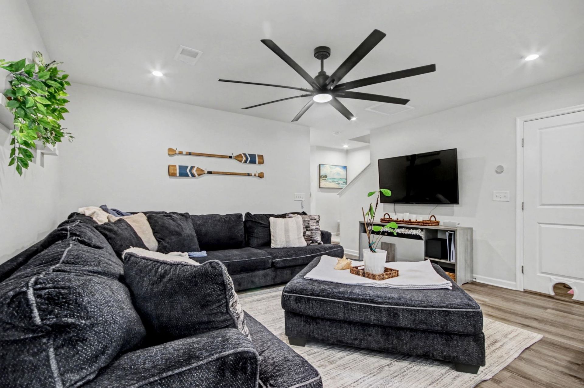 608 Montenegro Way  Photo 5