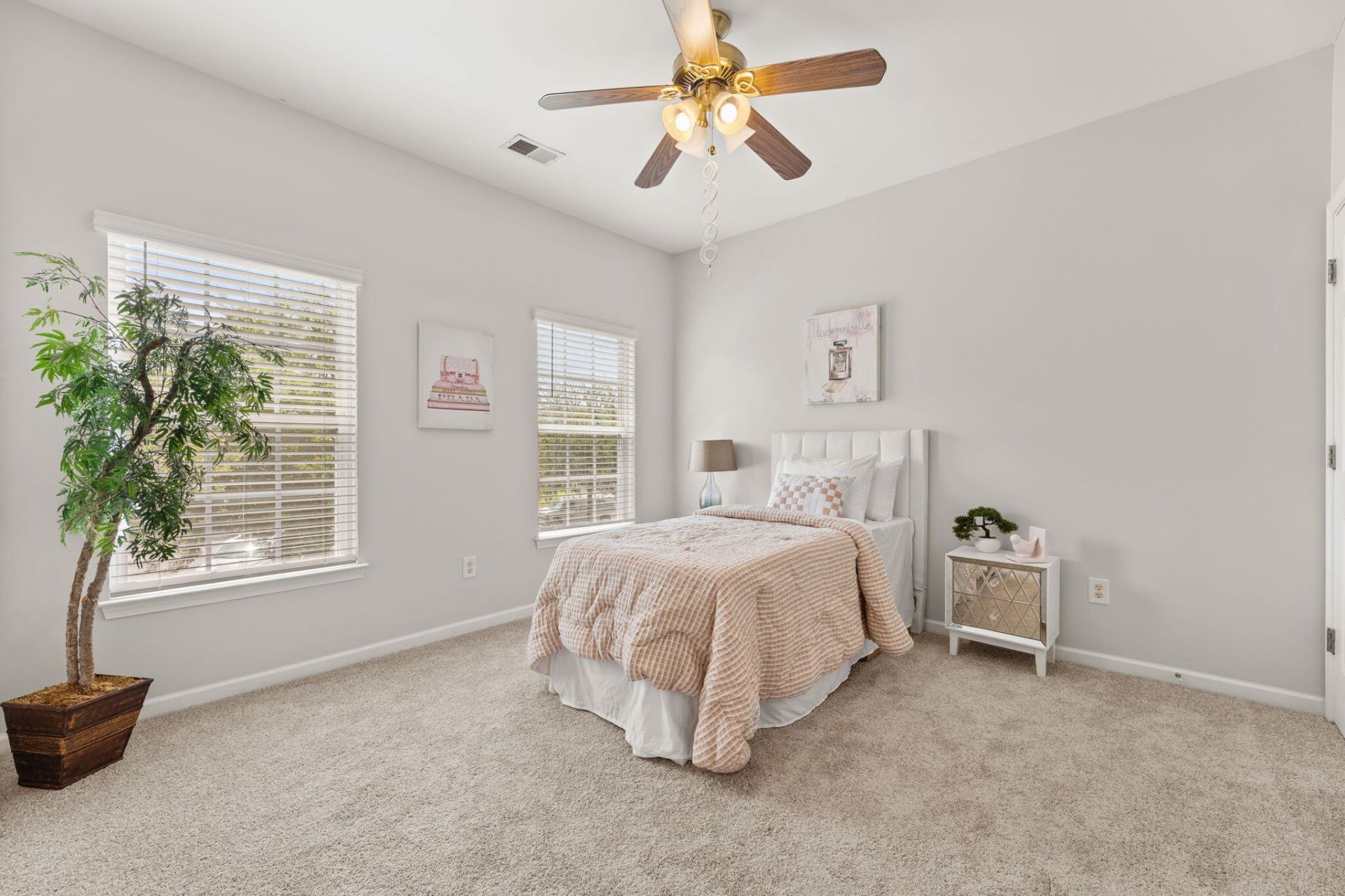 5255 Lenora Drive Photo 29