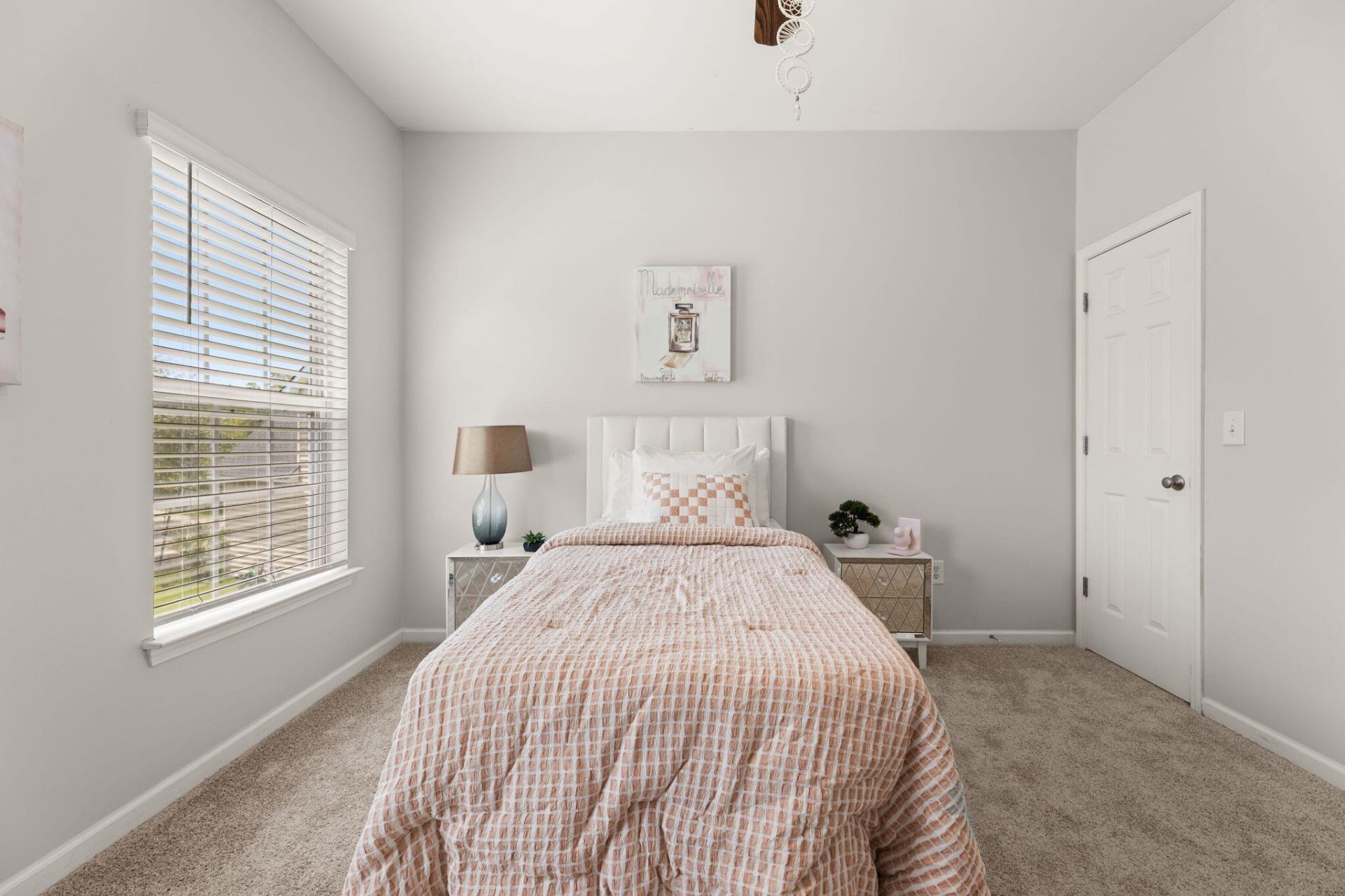 5255 Lenora Drive Photo 30