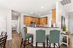 5255 Lenora Drive photo 4