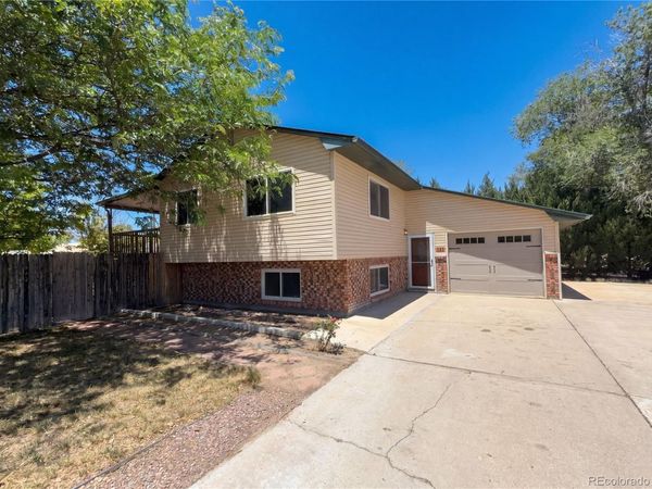 301 4th Street , La Junta, CO 81050