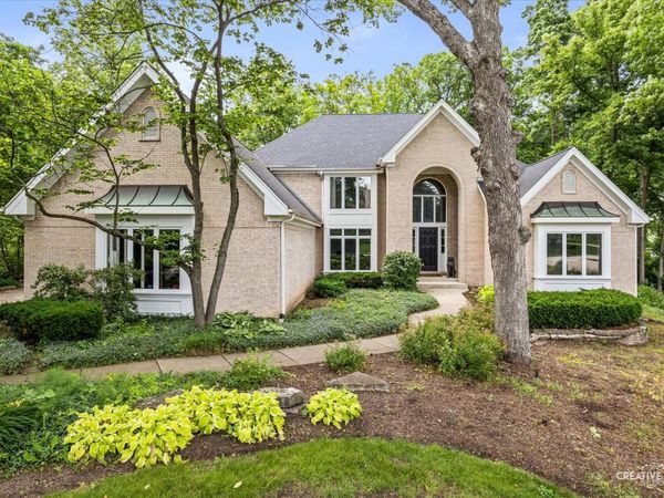 63 Muirfield Circle, Wheaton, IL 60189