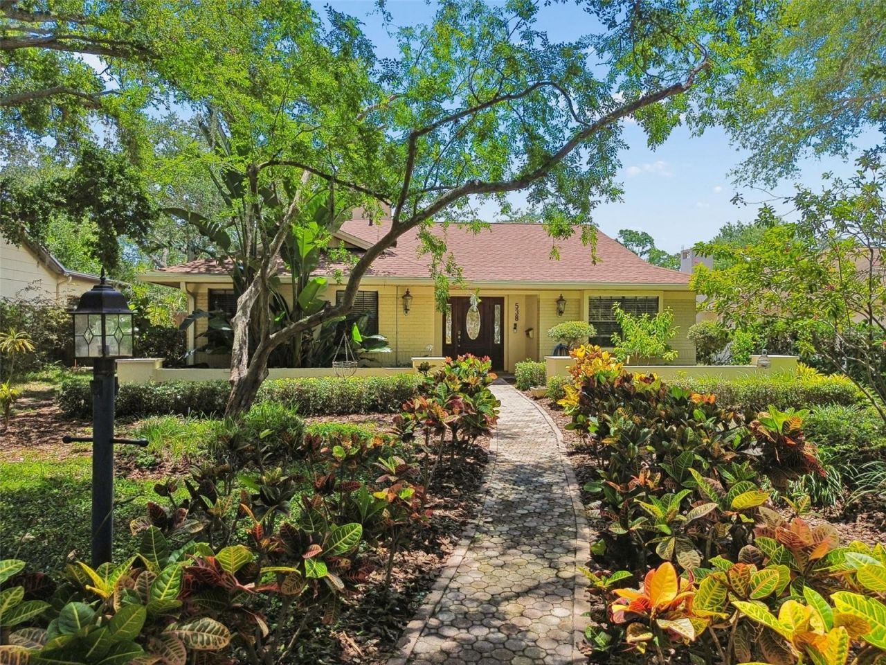 538 Oleander Way S, Saint Petersburg, FL 33707 Main Photo