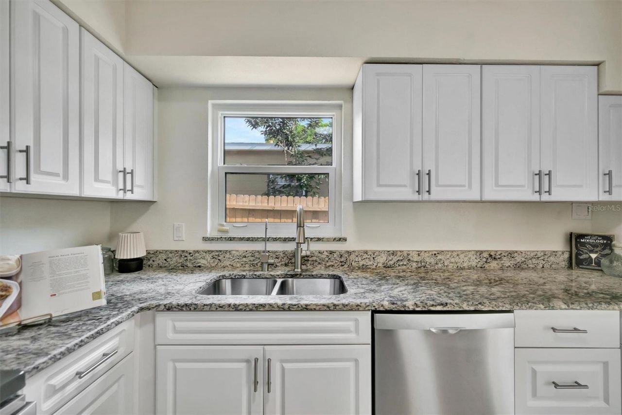 2600 40th Avenue N, Saint Petersburg, FL 33714 Photo