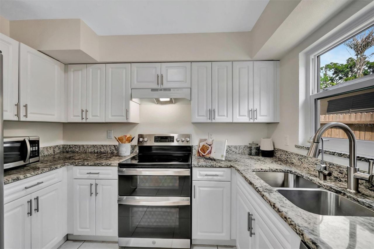 2600 40th Avenue N, Saint Petersburg, FL 33714 Photo