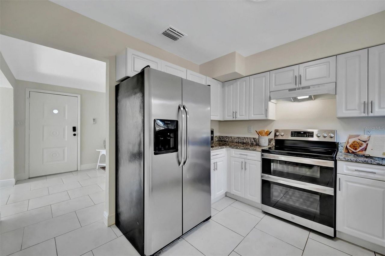 2600 40th Avenue N, Saint Petersburg, FL 33714 Photo