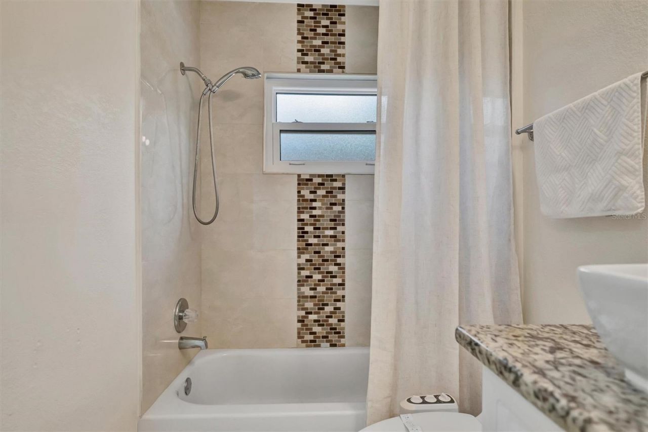 2600 40th Avenue N, Saint Petersburg, FL 33714 Photo