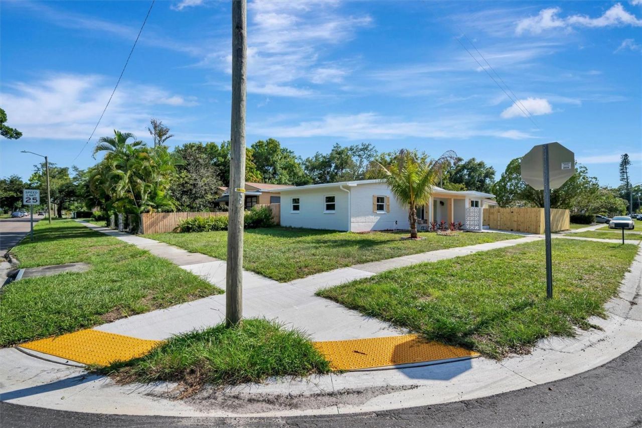 2600 40th Avenue N, Saint Petersburg, FL 33714 Photo