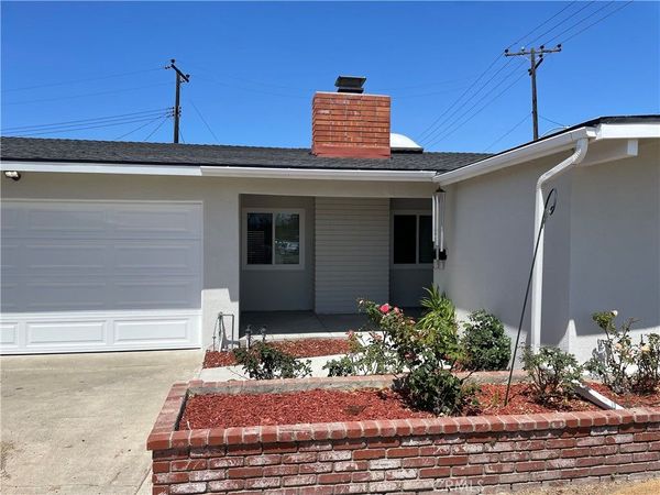 7901 RHINE LN , Huntington Beach, CA 92647