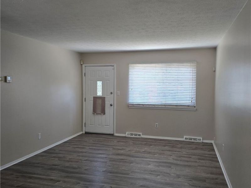 16811 Priebe Avenue, Cleveland, OH 44128 Photo 7