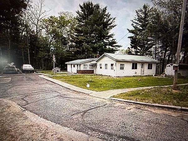 3105 N Evergreen Drive, White Cloud, MI 49349