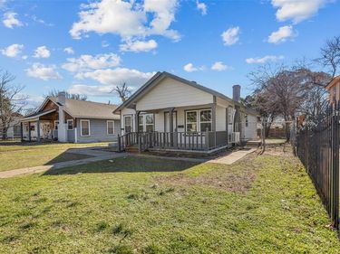 2706 Emmett Street, Dallas, TX 75211