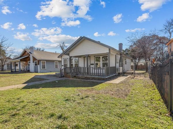 2706 Emmett Street , Dallas, TX 75211