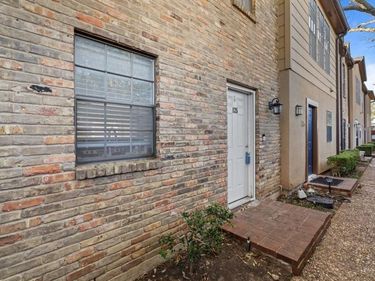 3818 N Hall Street, Unit 125, Dallas, TX 75219
