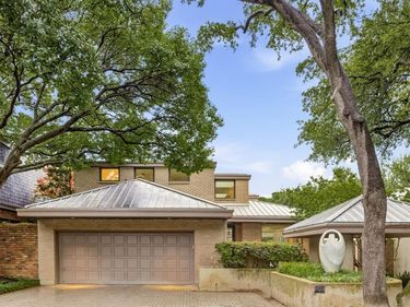 9 Hallshire Court , Dallas, TX 75225