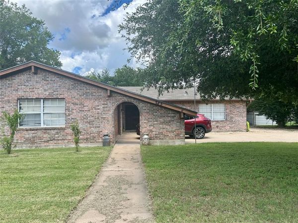 285 N Avenue B, Crawford, TX 76638