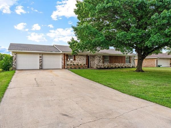 211 Cindy Ann Street , Lorena, TX 76655