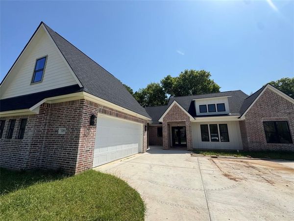 329 Autumn Ridge Drive , Bossier City, LA 71111
